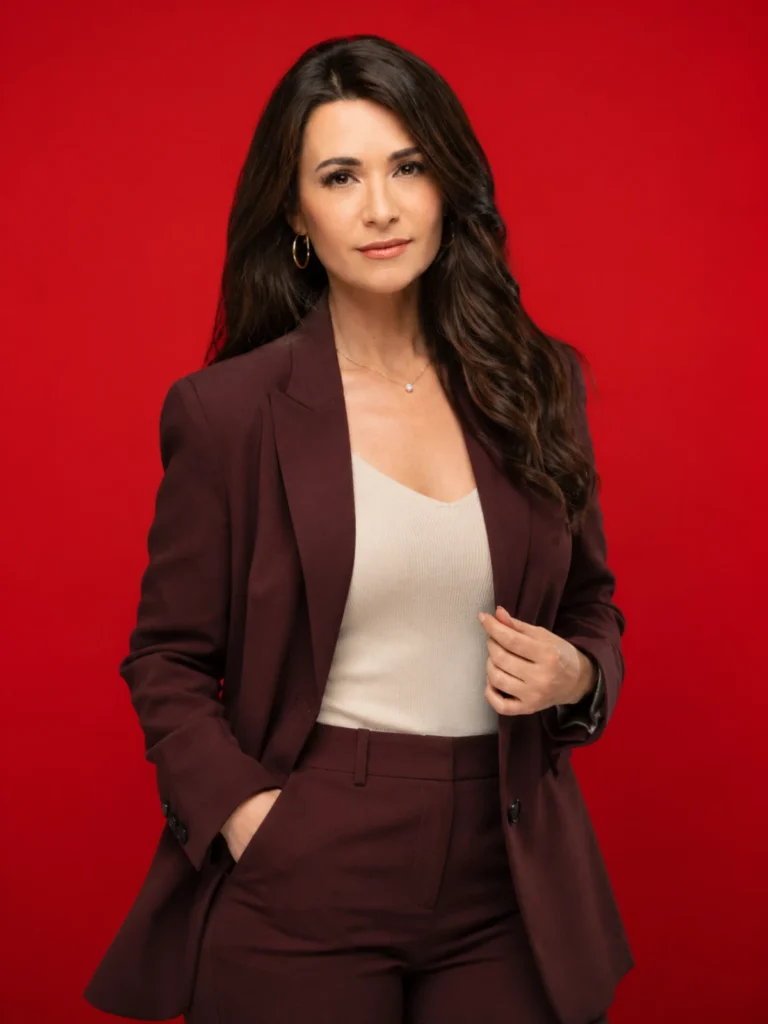 Liz Nagy Age, measurements husband, salary, career